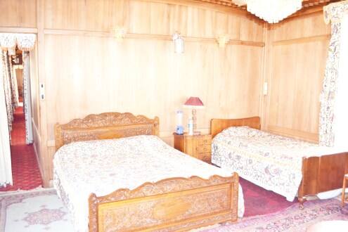 New Pride of Kashmir Houseboat, Srinagar 2